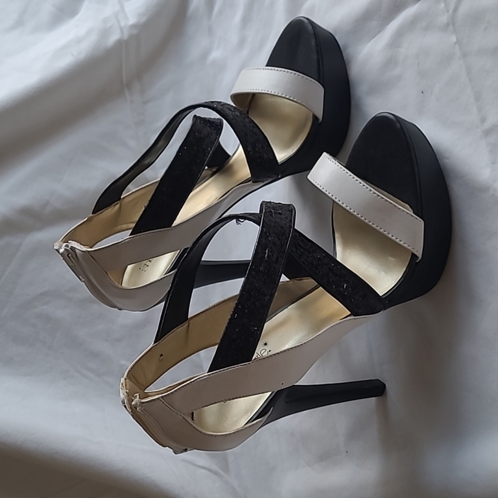 Size 9 black and white glitter open toed platform heels